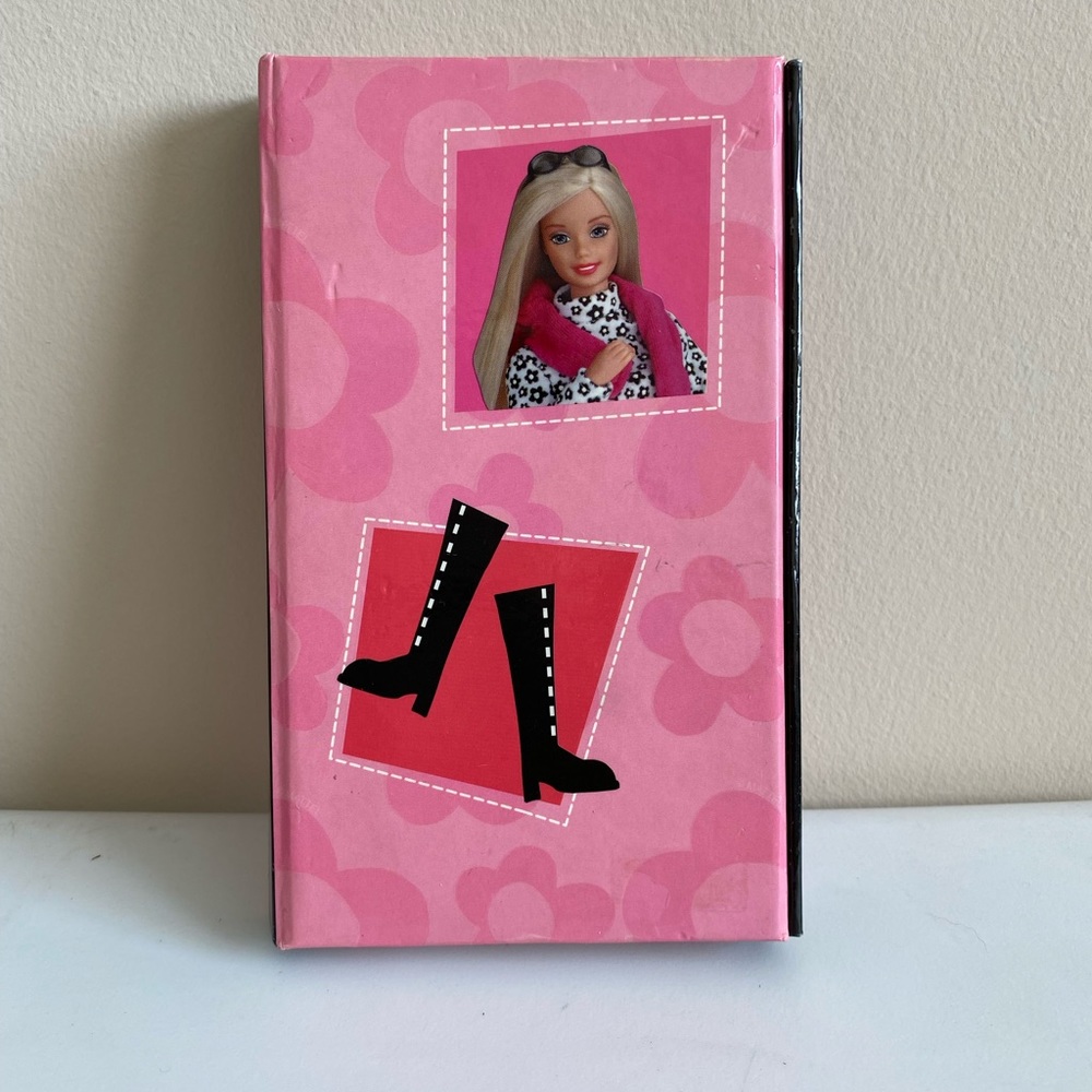 2000 Barbie Address/Notes/Activities Book - Picture 2 of 7